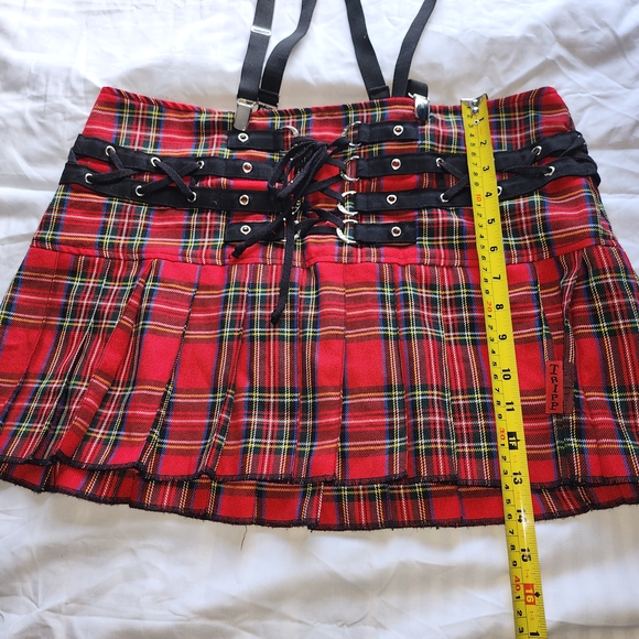 TRIPP NYC VINTAGE GOTH PUNK RED PLAID PLEATED MINI SKIRT SIZE LARGE IS USED - Picture 8 of 9